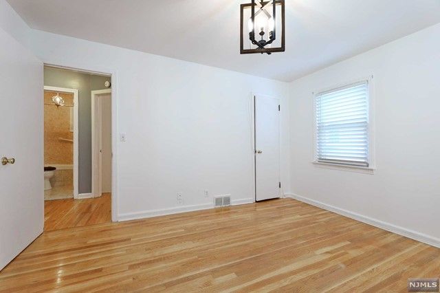 35 Florence Place, Elmwood Park, NJ 07407