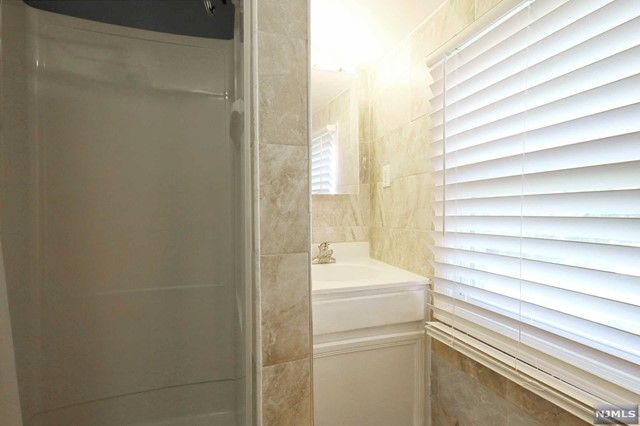 35 Florence Place, Elmwood Park, NJ 07407