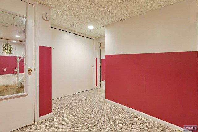 35 Florence Place, Elmwood Park, NJ 07407