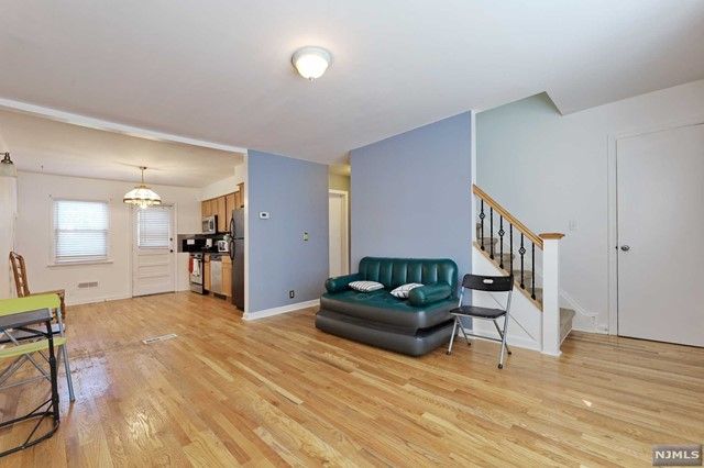 35 Florence Place, Elmwood Park, NJ 07407