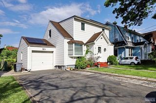 35 Florence Place, Elmwood Park, NJ 07407