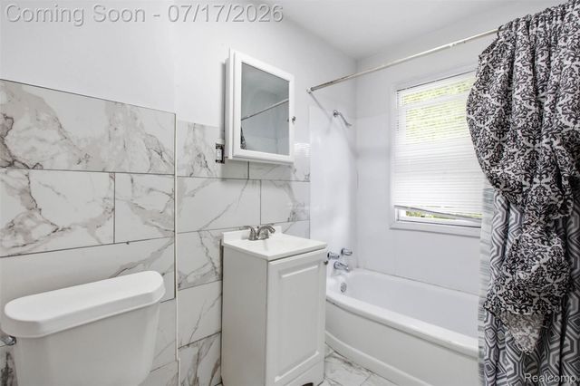 12580 Promenade Street, Detroit, MI 48213