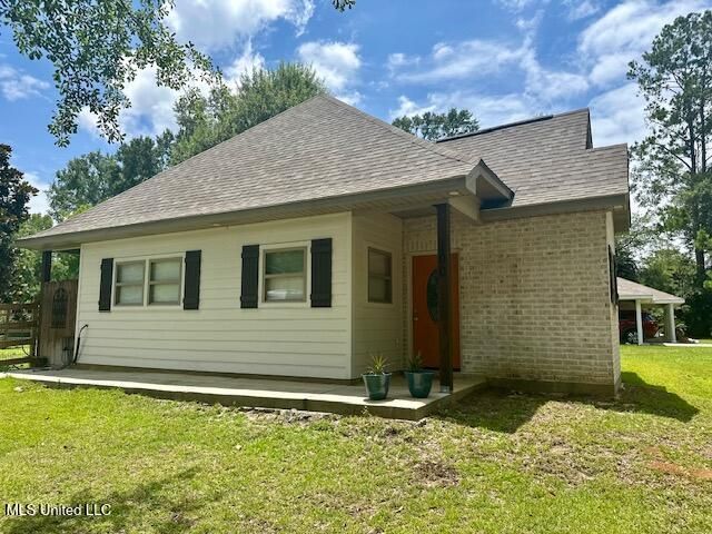 100 S Loftin Street, Picayune, MS 39466