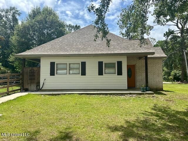100 S Loftin Street, Picayune, MS 39466