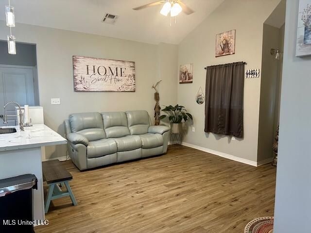 100 S Loftin Street, Picayune, MS 39466