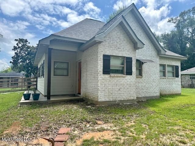 100 S Loftin Street, Picayune, MS 39466