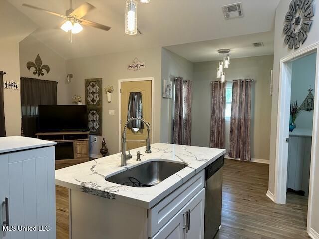 100 S Loftin Street, Picayune, MS 39466