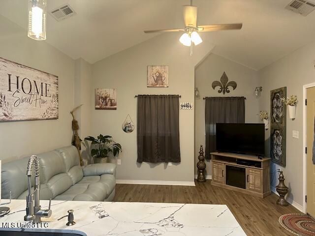 100 S Loftin Street, Picayune, MS 39466