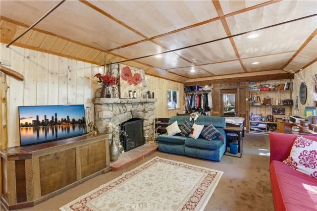 815 Cottage Grove, Lake Arrowhead, CA 92352