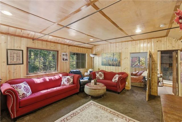 815 Cottage Grove, Lake Arrowhead, CA 92352