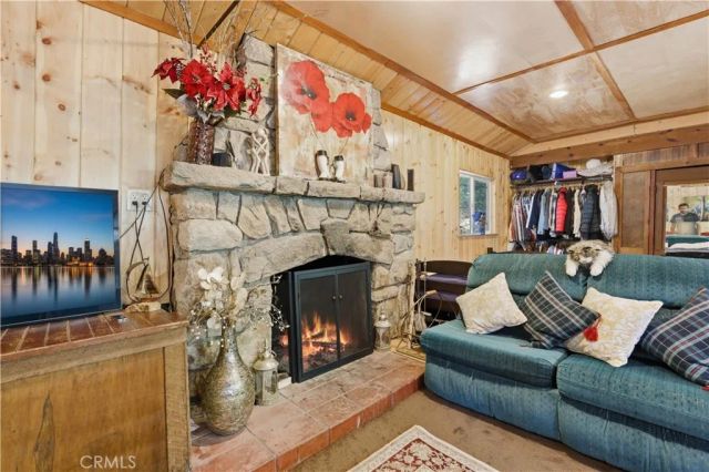 815 Cottage Grove, Lake Arrowhead, CA 92352