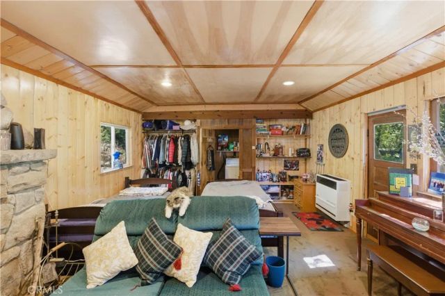 815 Cottage Grove, Lake Arrowhead, CA 92352
