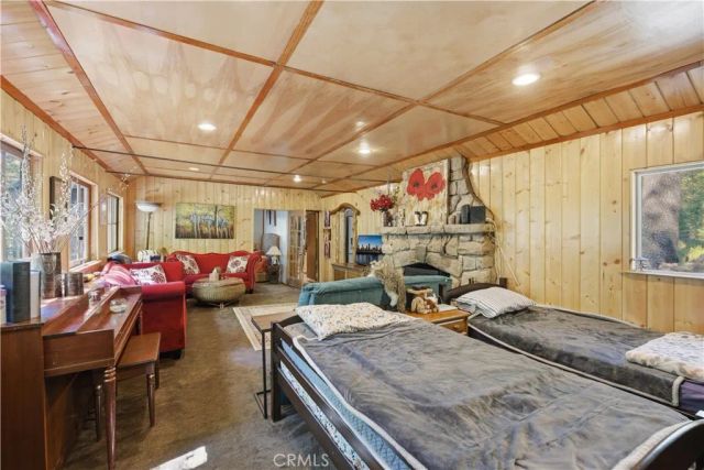 815 Cottage Grove, Lake Arrowhead, CA 92352