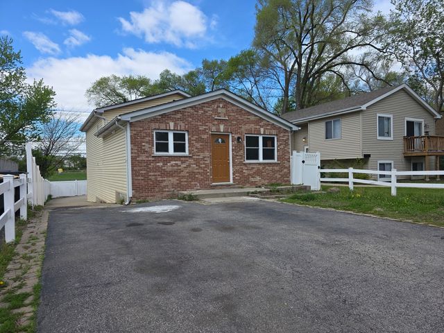 306 Brierhill Drive, Round Lake Park, IL 60073