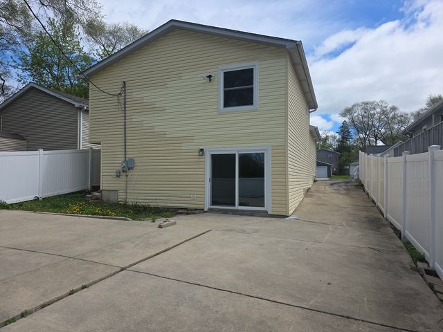 306 Brierhill Drive, Round Lake Park, IL 60073