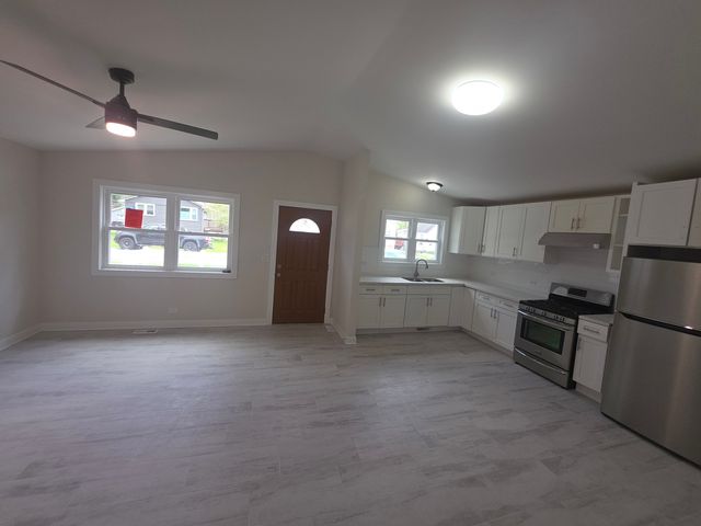 306 Brierhill Drive, Round Lake Park, IL 60073