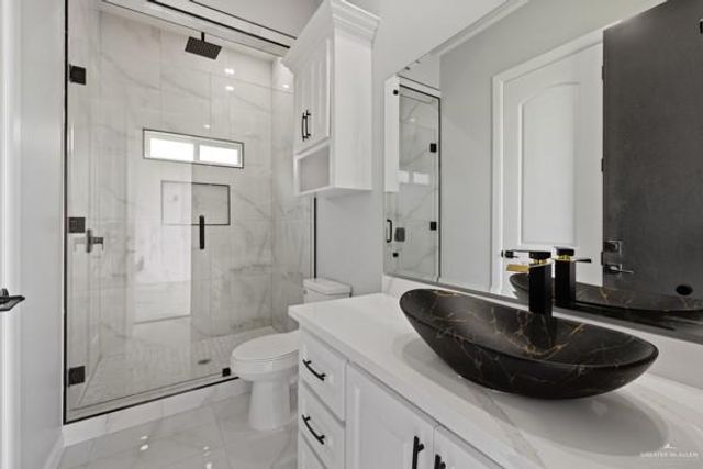 8027 N 48th Lane, Mcallen, TX 78504