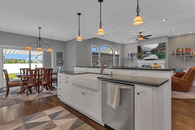 2035 Sandstone Loop N, Sartell, MN 56377