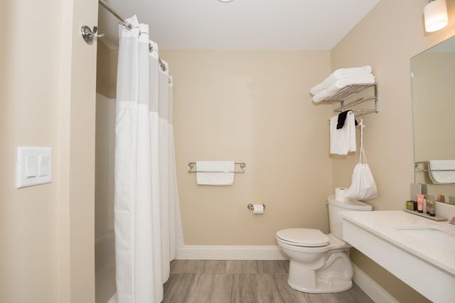 1 Ocean Ave Unit 201, York, ME 03909