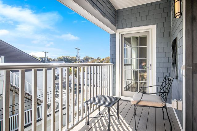 1 Ocean Ave Unit 201, York, ME 03909