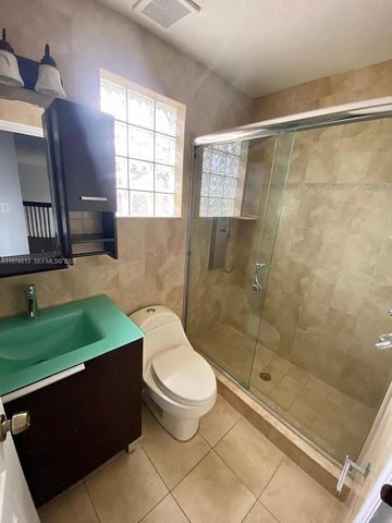 13851 SW 38th Ln, Miami, FL 33175