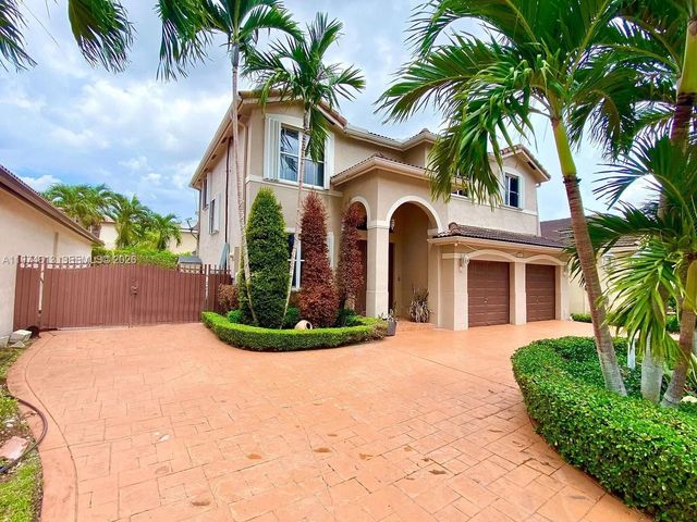 13851 SW 38th Ln, Miami, FL 33175