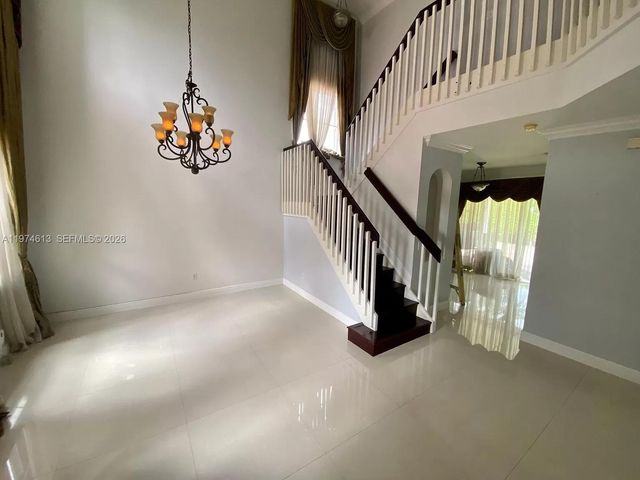 13851 SW 38th Ln, Miami, FL 33175