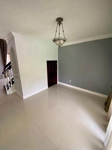 13851 SW 38th Ln, Miami, FL 33175