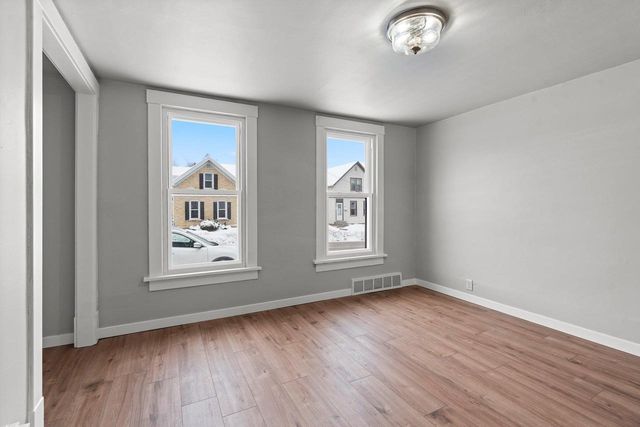 1409 S 10TH STREET, Manitowoc, WI 54220