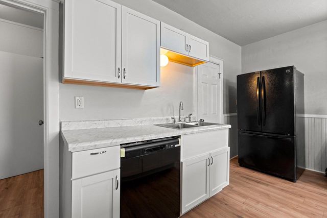 1409 S 10TH STREET, Manitowoc, WI 54220