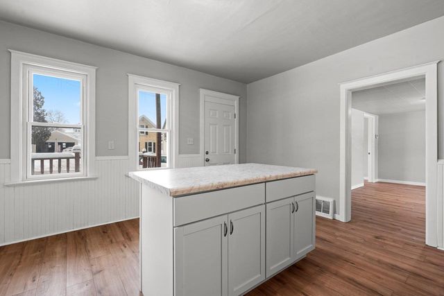 1409 S 10TH STREET, Manitowoc, WI 54220