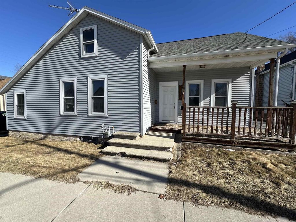 1409 S 10TH STREET, Manitowoc, WI 54220