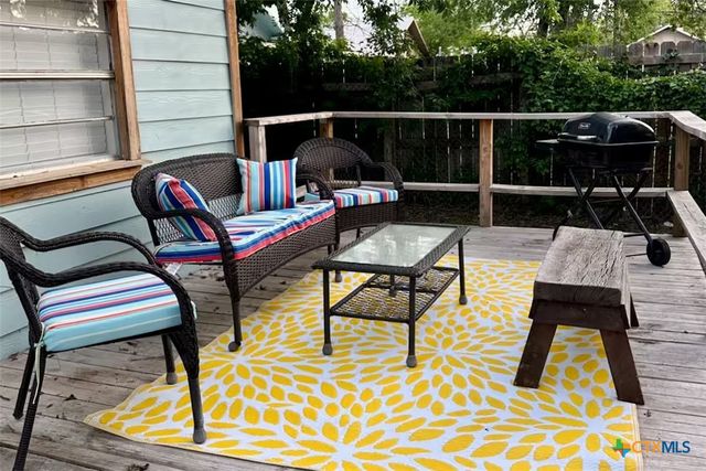 747 Oasis Street, New Braunfels, TX 78130