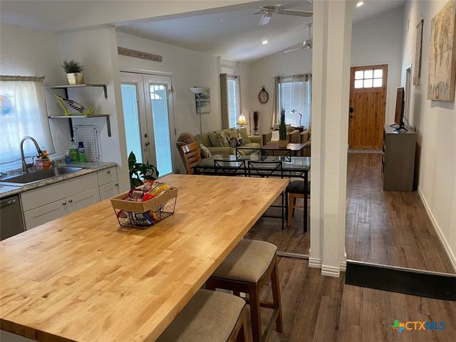 747 Oasis Street, New Braunfels, TX 78130