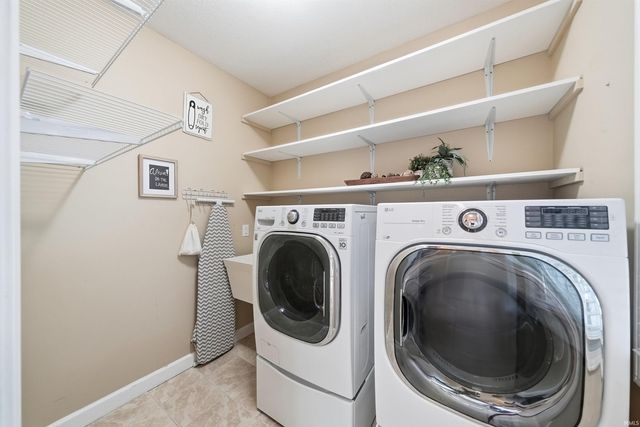 6527 Sir Francis Cove, Fort Wayne, IN 46835