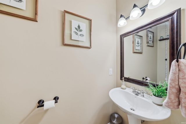 6527 Sir Francis Cove, Fort Wayne, IN 46835