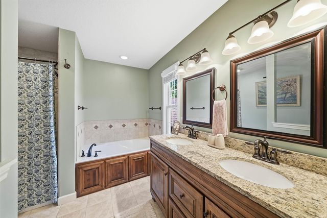 6527 Sir Francis Cove, Fort Wayne, IN 46835