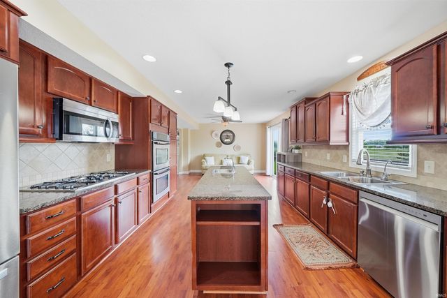6527 Sir Francis Cove, Fort Wayne, IN 46835
