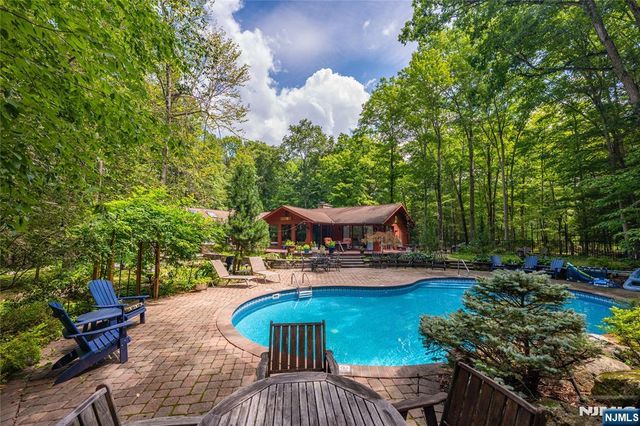 111 Ballantine Road, Andover Twsp, NJ 07821