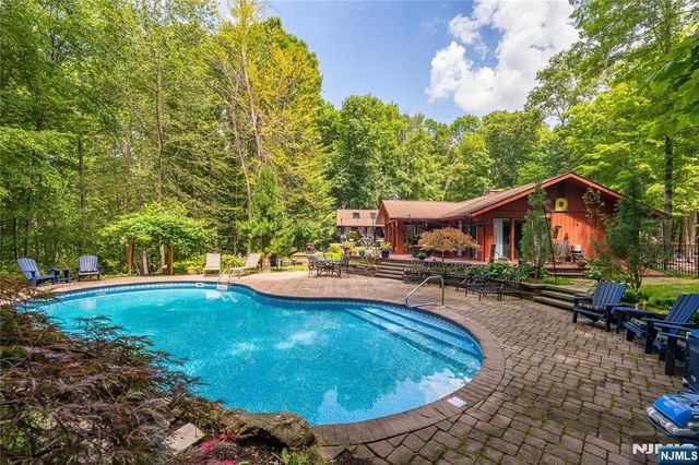 111 Ballantine Road, Andover Twsp, NJ 07821