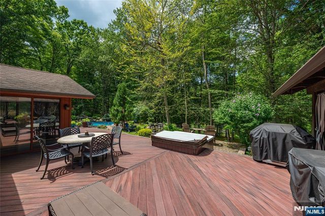 111 Ballantine Road, Andover Twsp, NJ 07821