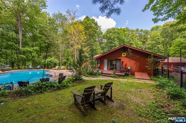 111 Ballantine Road, Andover Twsp, NJ 07821