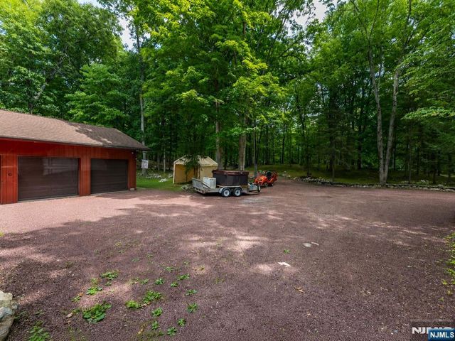 111 Ballantine Road, Andover Twsp, NJ 07821