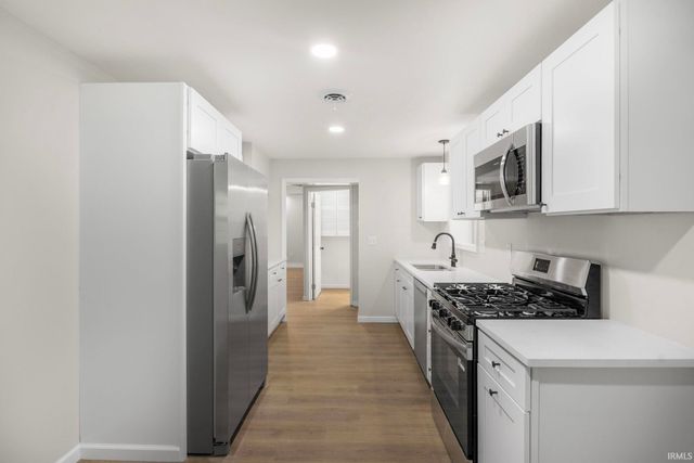 61980 Mayflower Road, South Bend, IN 46614