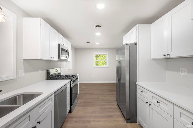 61980 Mayflower Road, South Bend, IN 46614