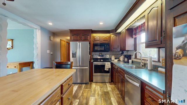 9 Lynn Avenue, Plymouth, CT 06786