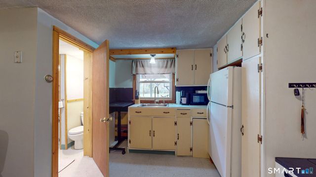 9 Lynn Avenue, Plymouth, CT 06786