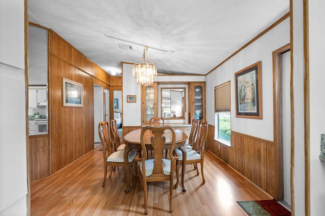 7894 SE Saratoga Drive E, Hobe Sound, FL 33455