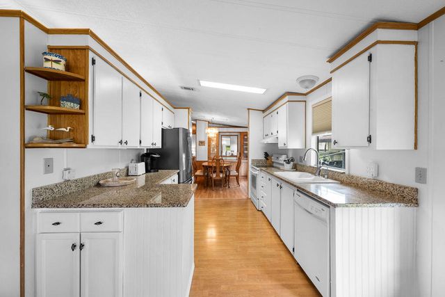 7894 SE Saratoga Drive E, Hobe Sound, FL 33455