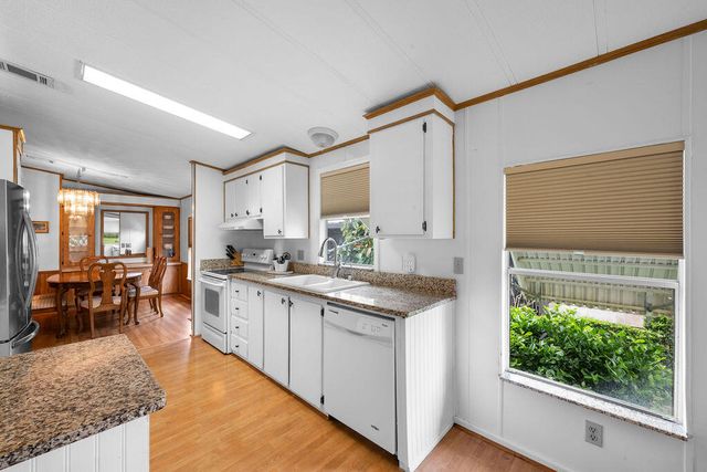 7894 SE Saratoga Drive E, Hobe Sound, FL 33455